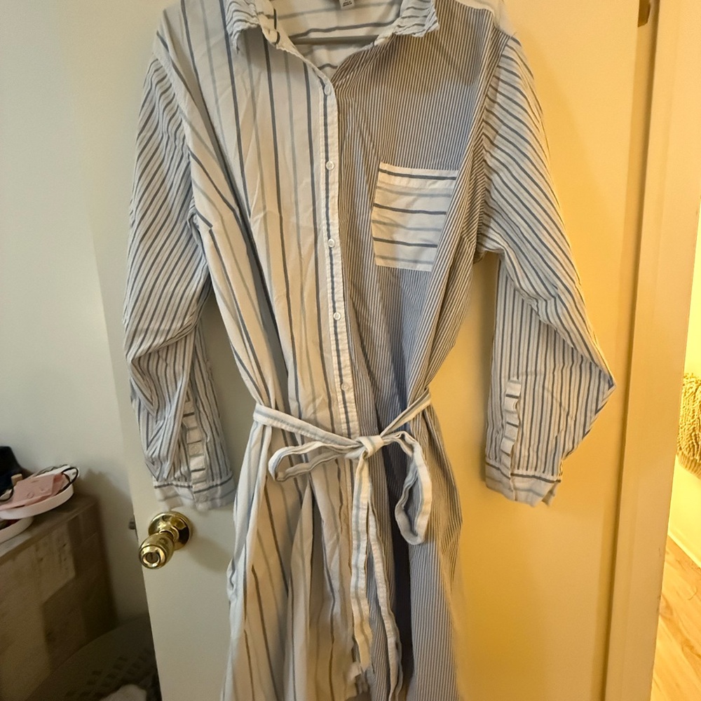 Croft & Barrow Blue and White Striped Shirt